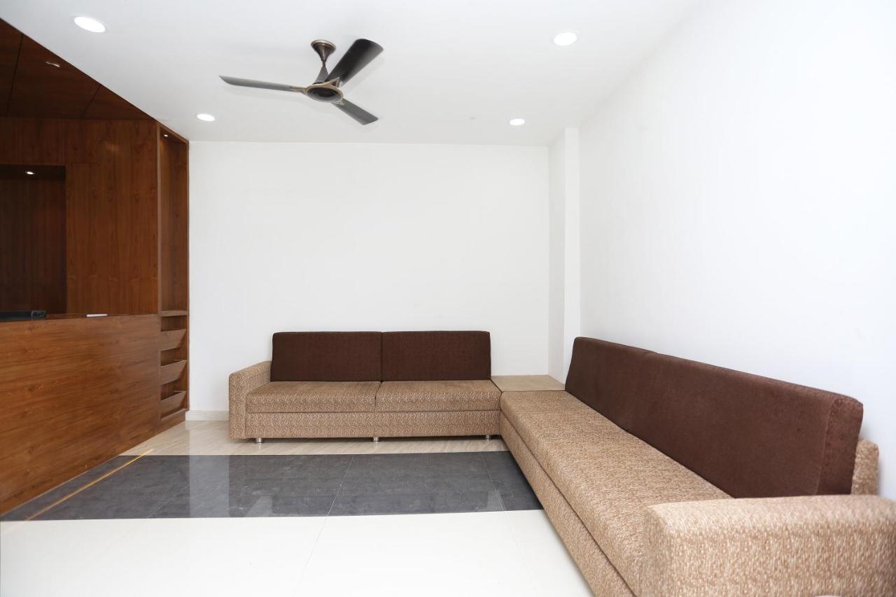 Oyo 15861 Hotel Shivganga Comfort Zone Rāipur Εξωτερικό φωτογραφία